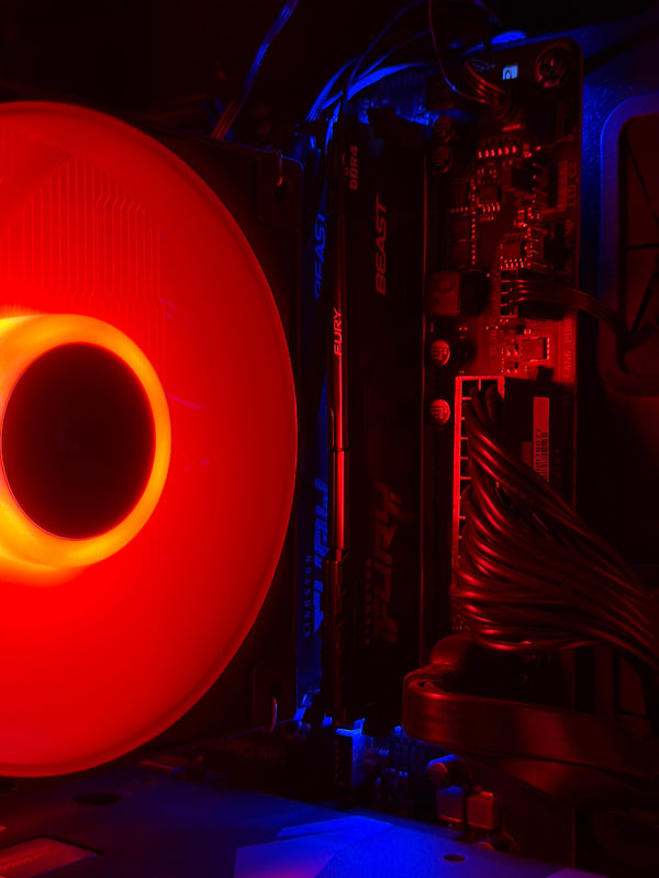 GAMING PC - INTEL CORE I7 9700K - 32GB DDR4 RAM - GIGABYTE Z390 - 1TB NVME - RTX 2080 - 750W GOLD (USED)